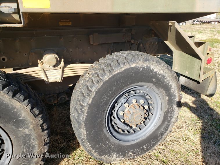 image for item ET9971 1994 Stewart & Stevenson MTV M-1090 dump truck