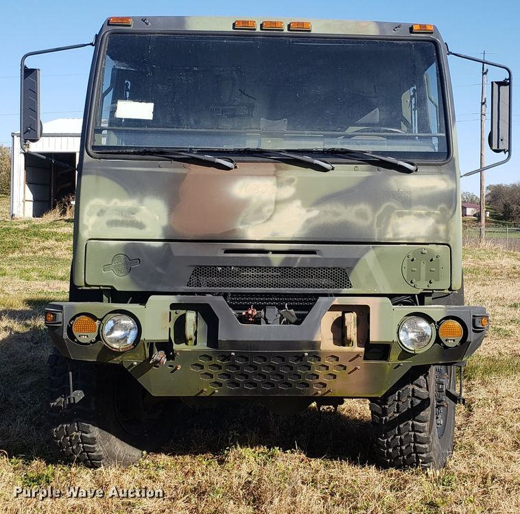 image for item ET9972 2007 Stewart & Stevenson MTV M-1089A1 wrecker truck