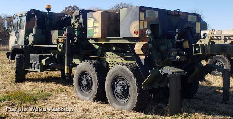 image for item ET9972 2007 Stewart & Stevenson MTV M-1089A1 wrecker truck