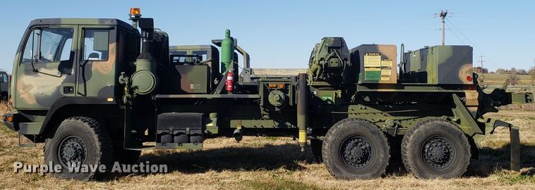 image for item ET9972 2007 Stewart & Stevenson MTV M-1089A1 wrecker truck