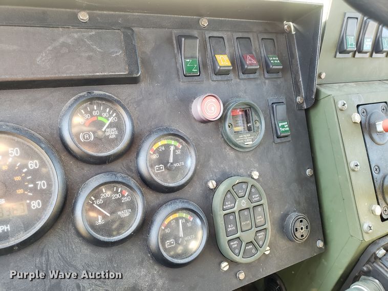 image for item ET9972 2007 Stewart & Stevenson MTV M-1089A1 wrecker truck