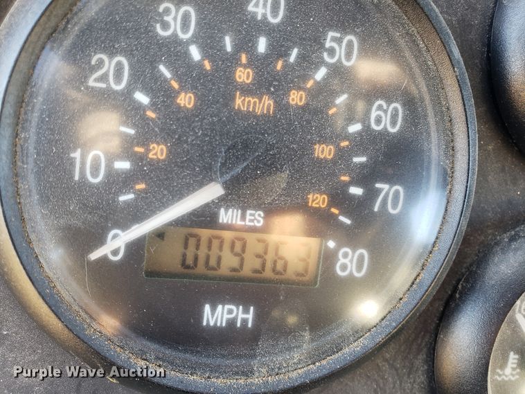 image for item ET9972 2007 Stewart & Stevenson MTV M-1089A1 wrecker truck