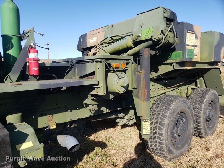 image for item ET9972 2007 Stewart & Stevenson MTV M-1089A1 wrecker truck