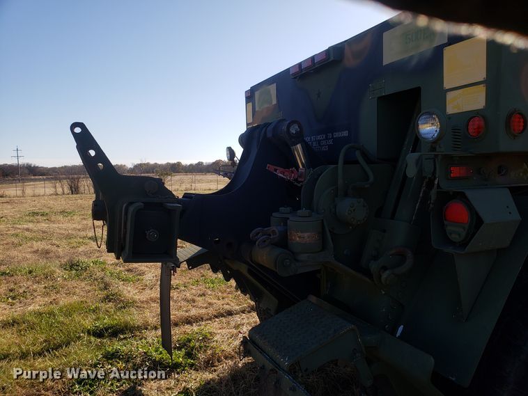 image for item ET9972 2007 Stewart & Stevenson MTV M-1089A1 wrecker truck