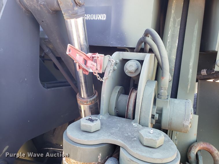 image for item ET9972 2007 Stewart & Stevenson MTV M-1089A1 wrecker truck