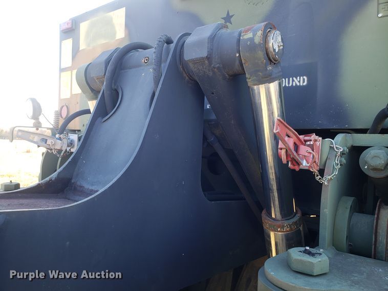 image for item ET9972 2007 Stewart & Stevenson MTV M-1089A1 wrecker truck