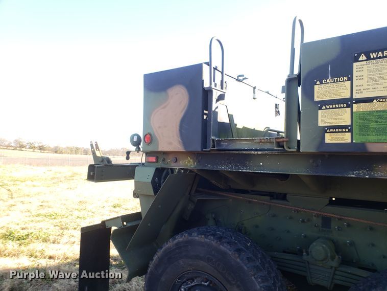 image for item ET9972 2007 Stewart & Stevenson MTV M-1089A1 wrecker truck