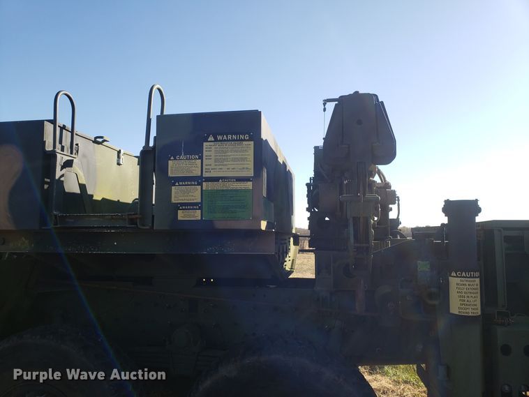 image for item ET9972 2007 Stewart & Stevenson MTV M-1089A1 wrecker truck