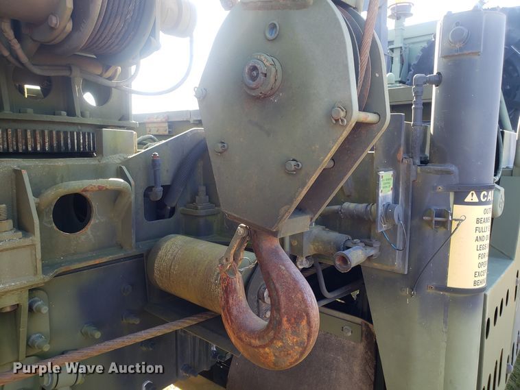 image for item ET9972 2007 Stewart & Stevenson MTV M-1089A1 wrecker truck