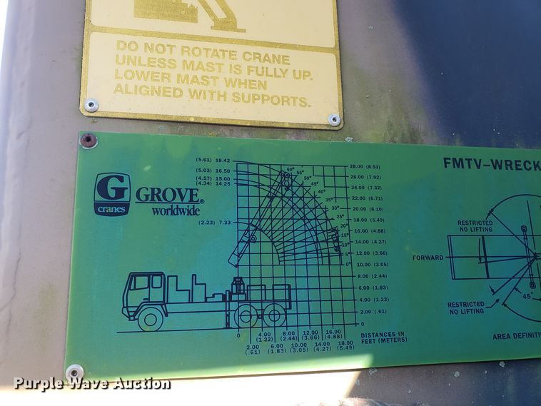 image for item ET9972 2007 Stewart & Stevenson MTV M-1089A1 wrecker truck