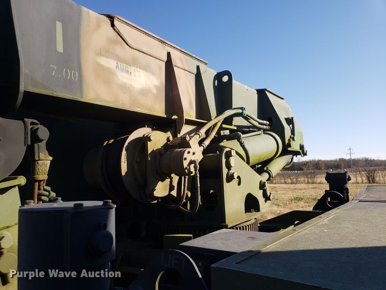 image for item ET9972 2007 Stewart & Stevenson MTV M-1089A1 wrecker truck