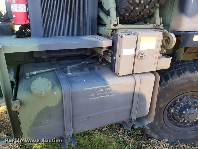 image for item ET9972 2007 Stewart & Stevenson MTV M-1089A1 wrecker truck