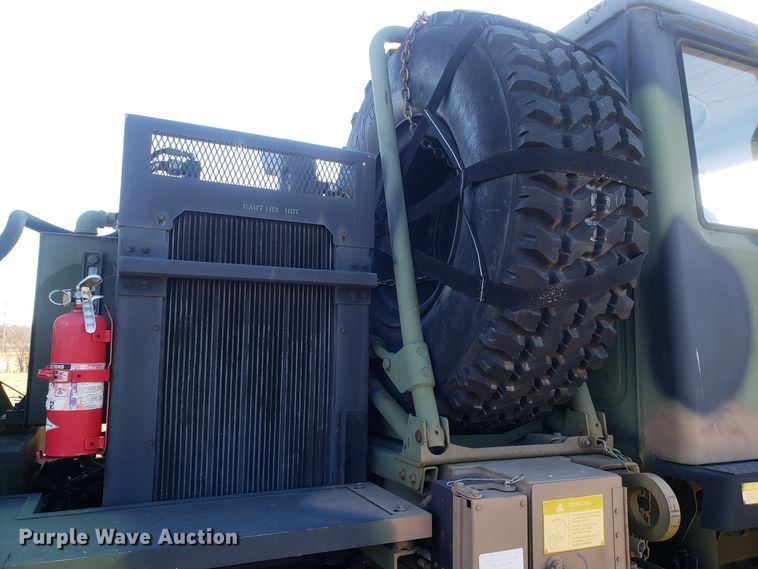 image for item ET9972 2007 Stewart & Stevenson MTV M-1089A1 wrecker truck