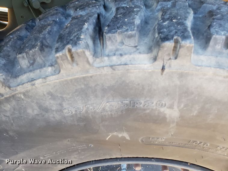 image for item ET9972 2007 Stewart & Stevenson MTV M-1089A1 wrecker truck