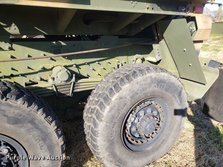 image for item ET9972 2007 Stewart & Stevenson MTV M-1089A1 wrecker truck