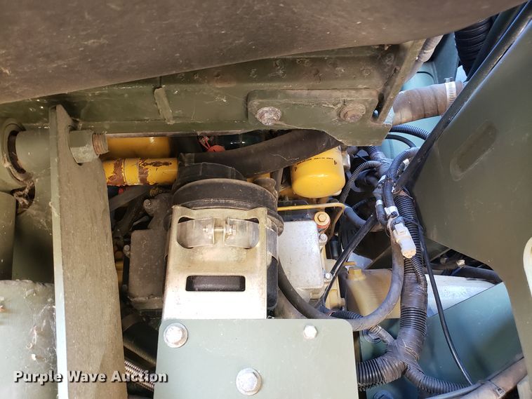 image for item ET9972 2007 Stewart & Stevenson MTV M-1089A1 wrecker truck