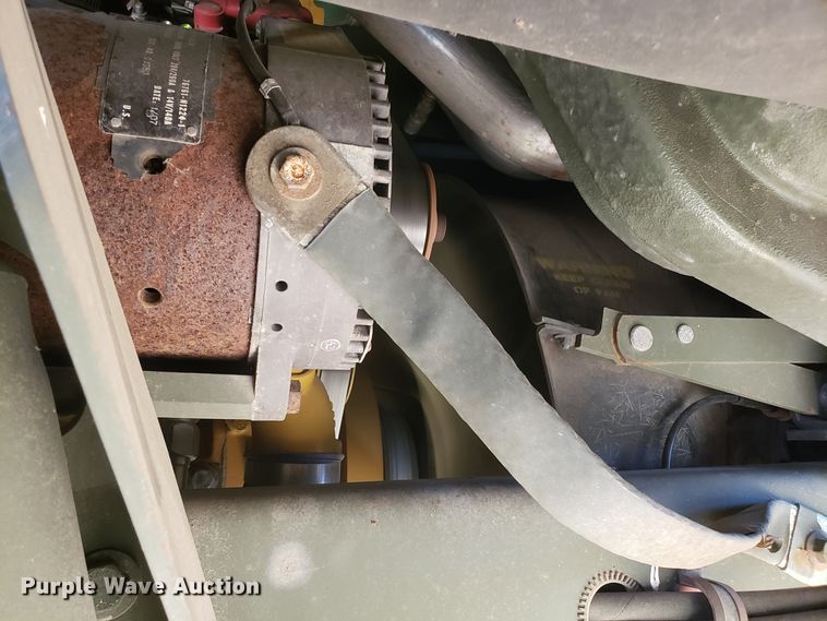 image for item ET9972 2007 Stewart & Stevenson MTV M-1089A1 wrecker truck