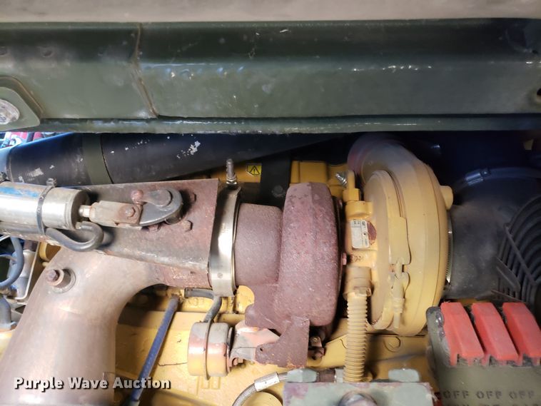 image for item ET9972 2007 Stewart & Stevenson MTV M-1089A1 wrecker truck