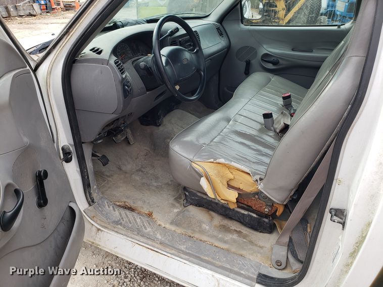 image for item ET9981 1997 Ford F150 pickup truck