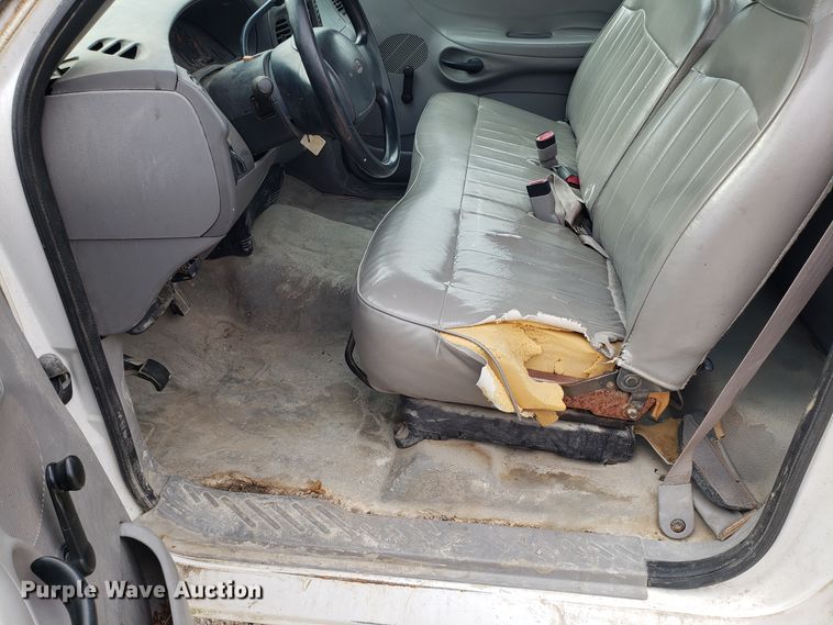 image for item ET9981 1997 Ford F150 pickup truck