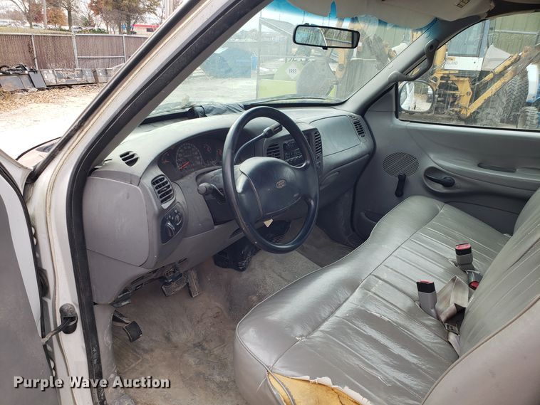 image for item ET9981 1997 Ford F150 pickup truck