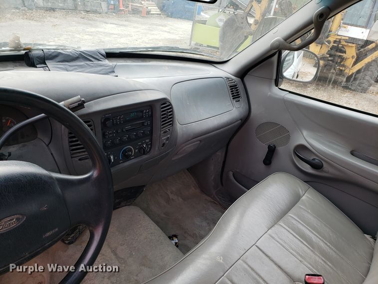 image for item ET9981 1997 Ford F150 pickup truck