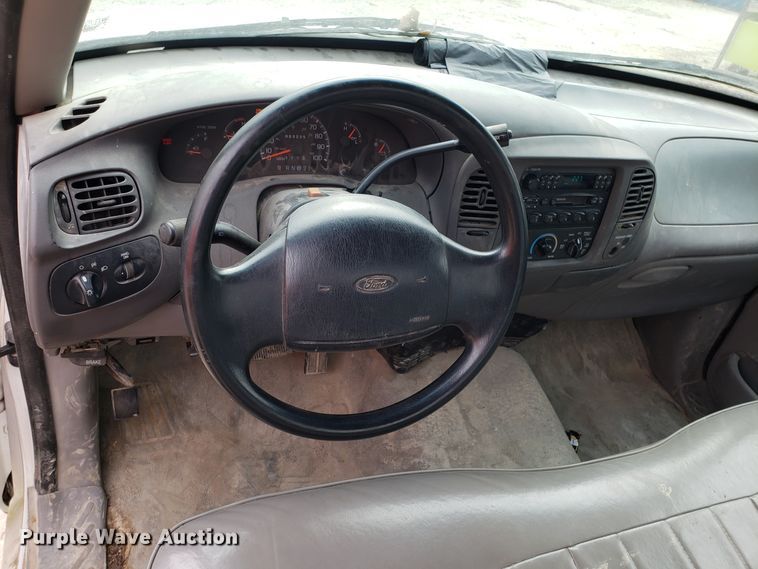 image for item ET9981 1997 Ford F150 pickup truck