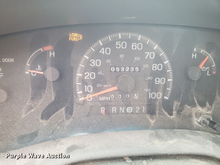 image for item ET9981 1997 Ford F150 pickup truck