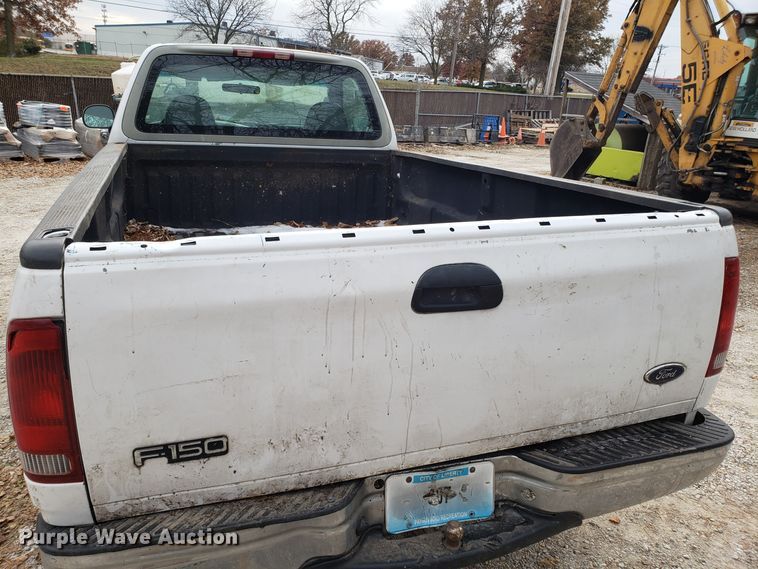 image for item ET9981 1997 Ford F150 pickup truck