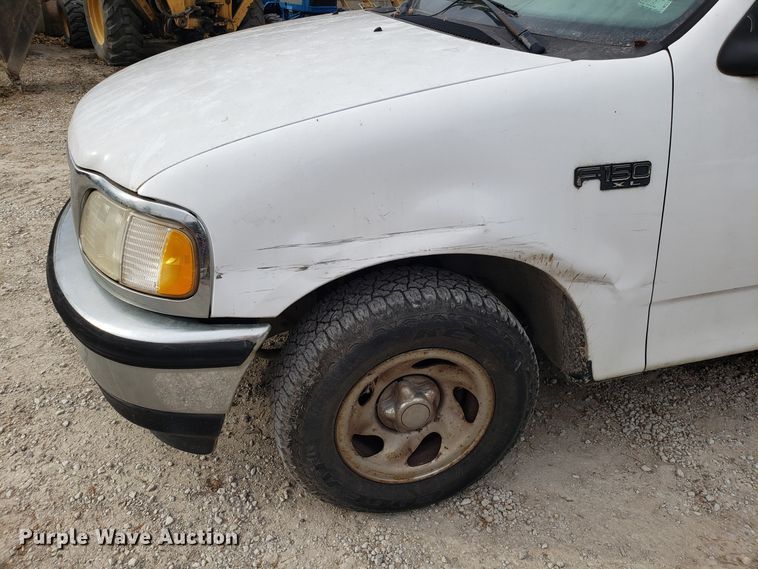 image for item ET9981 1997 Ford F150 pickup truck