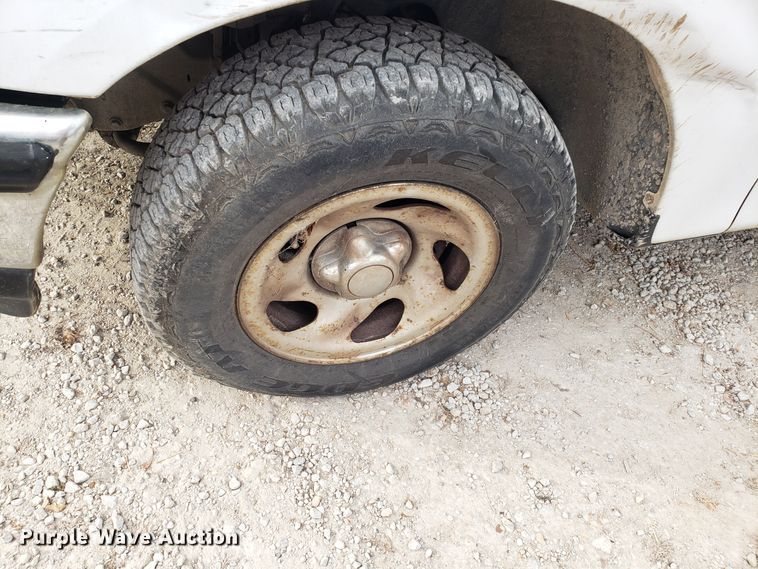 image for item ET9981 1997 Ford F150 pickup truck