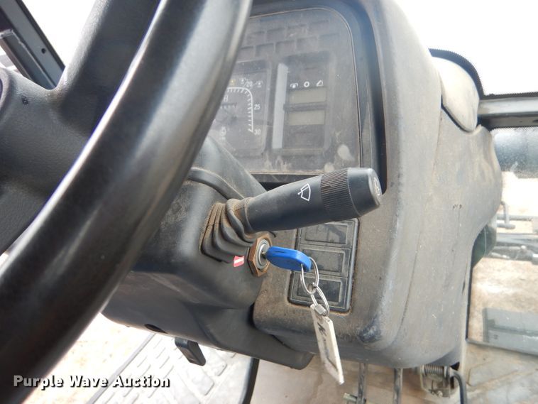 image for item FJ9878 2003 New Holland TM130 MFWD tractor