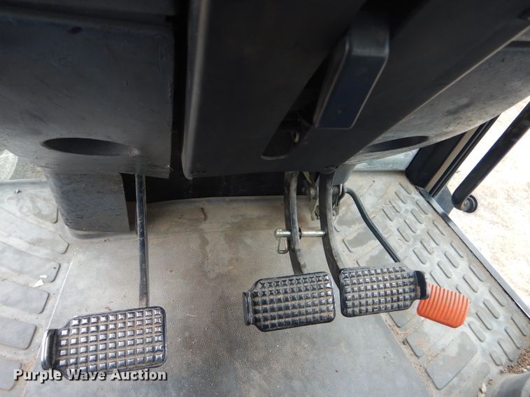 image for item FJ9878 2003 New Holland TM130 MFWD tractor