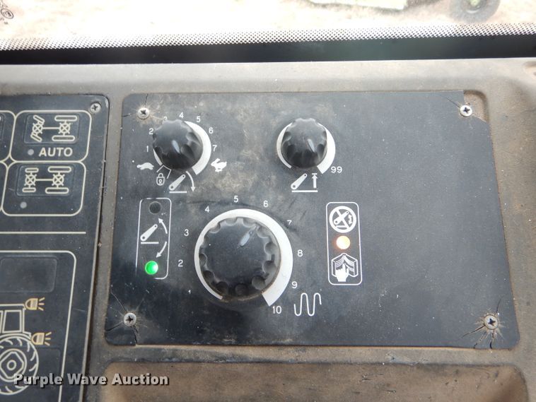 image for item FJ9878 2003 New Holland TM130 MFWD tractor