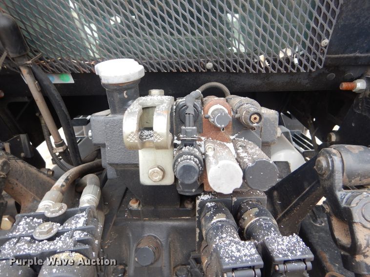 image for item FJ9878 2003 New Holland TM130 MFWD tractor