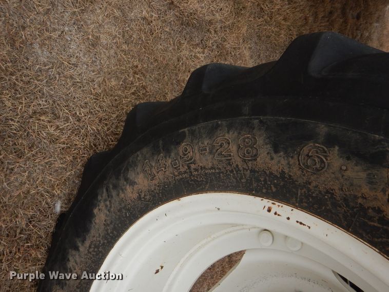 image for item FJ9878 2003 New Holland TM130 MFWD tractor