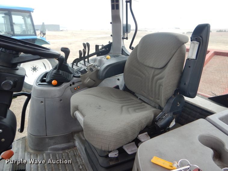 image for item FJ9879 2006 Case IH MXU125 MFWD tractor