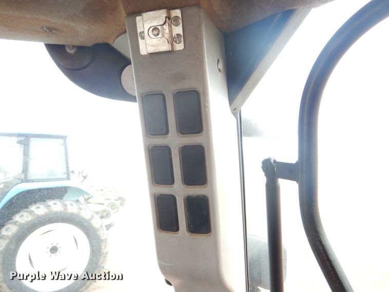 image for item FJ9879 2006 Case IH MXU125 MFWD tractor