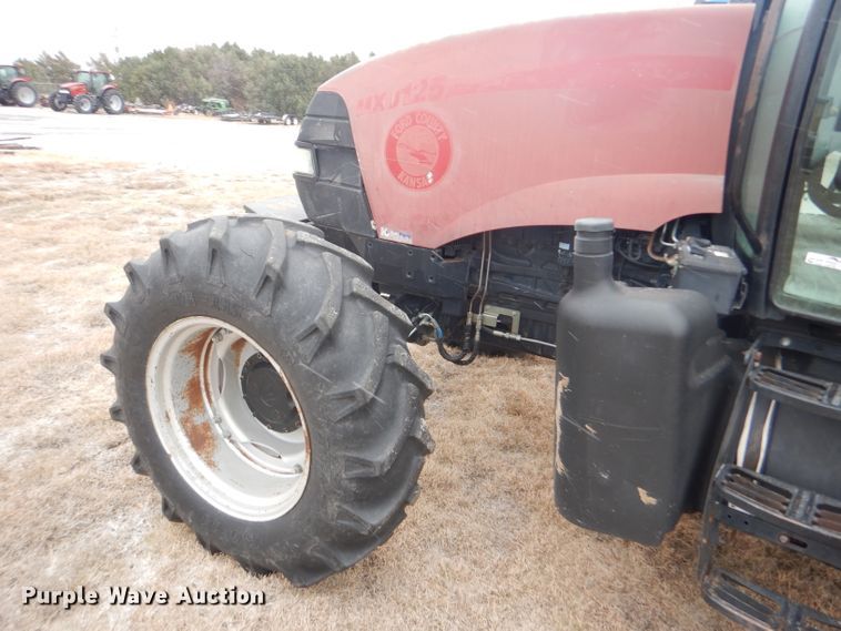 image for item FJ9879 2006 Case IH MXU125 MFWD tractor