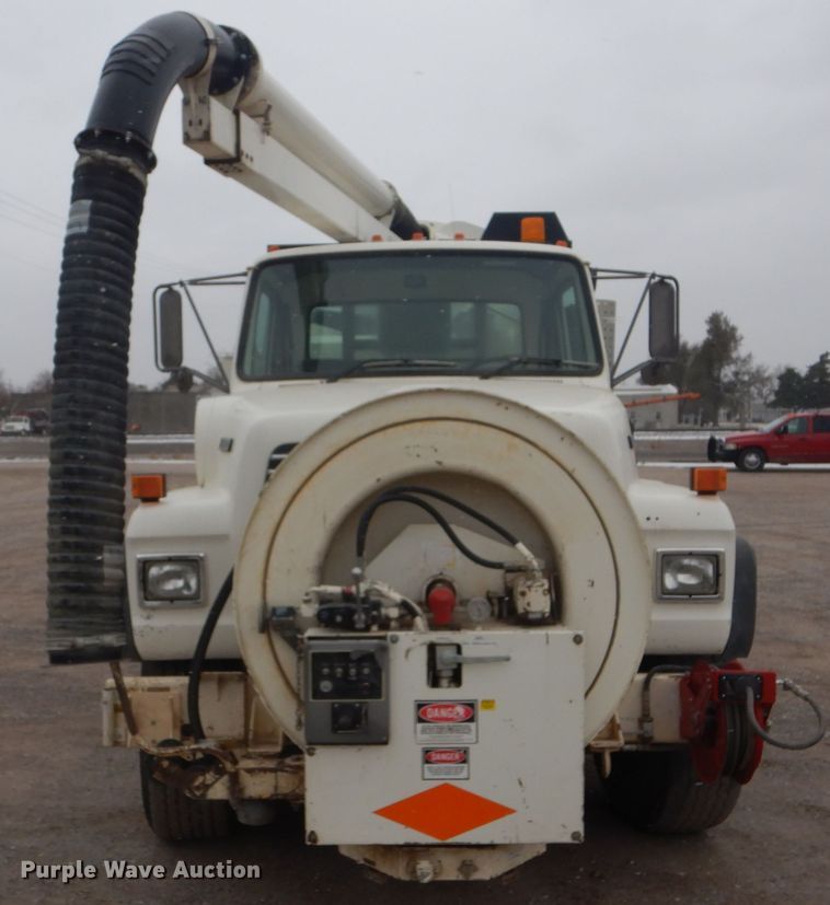 image for item FJ9882 1995 Ford L8000 sewer rodder truck