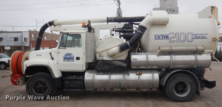 image for item FJ9882 1995 Ford L8000 sewer rodder truck