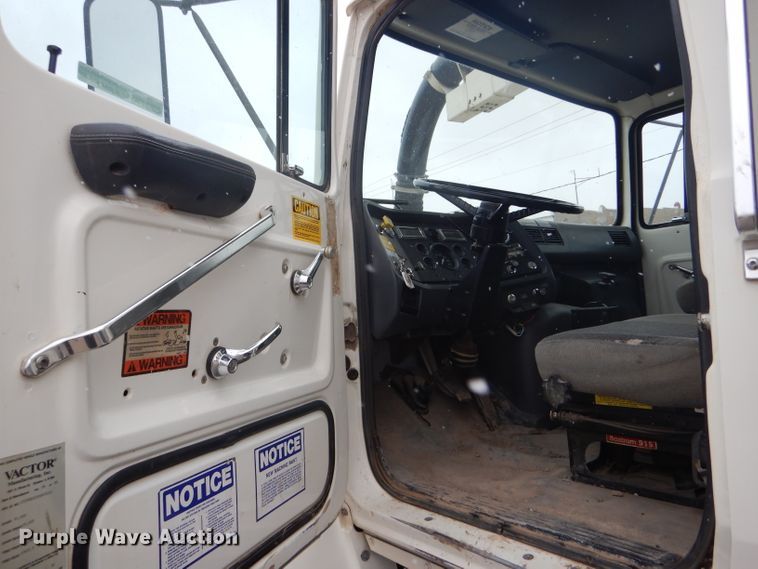 image for item FJ9882 1995 Ford L8000 sewer rodder truck