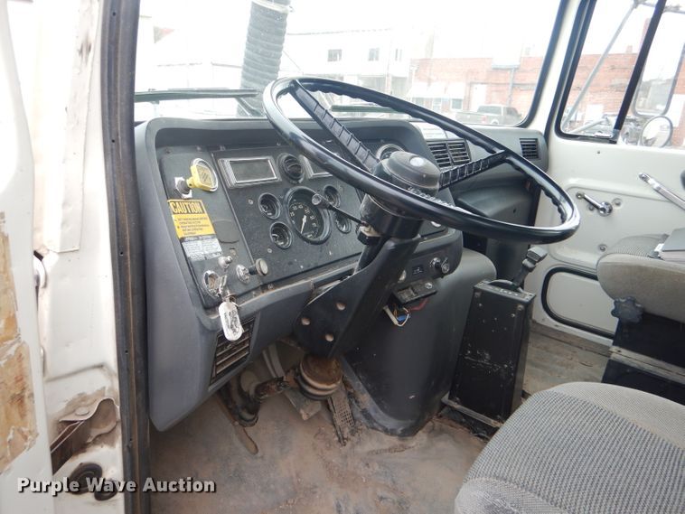 image for item FJ9882 1995 Ford L8000 sewer rodder truck