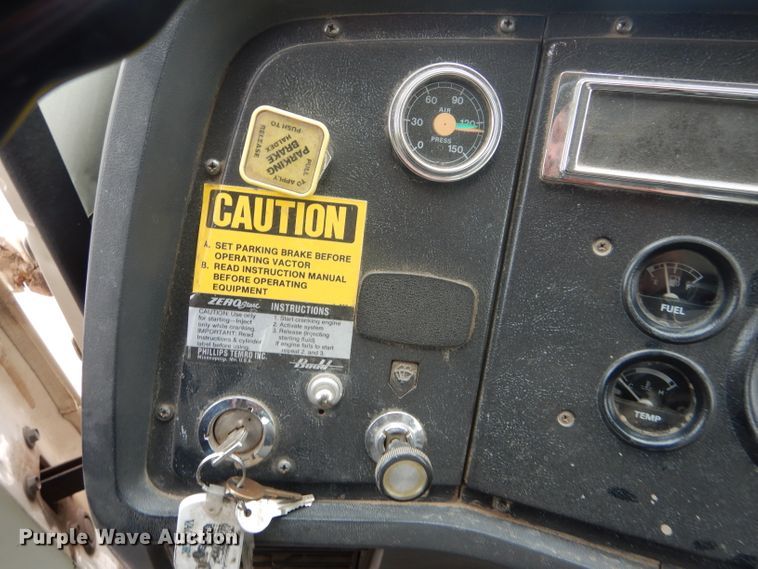 image for item FJ9882 1995 Ford L8000 sewer rodder truck