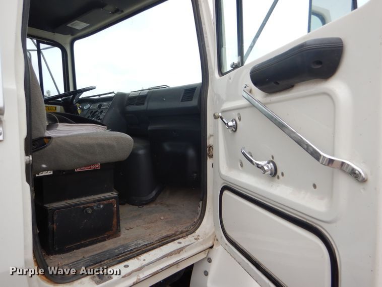 image for item FJ9882 1995 Ford L8000 sewer rodder truck