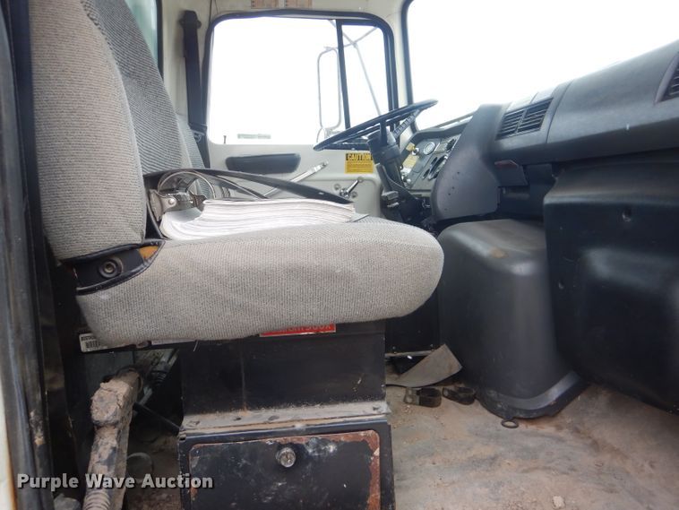 image for item FJ9882 1995 Ford L8000 sewer rodder truck