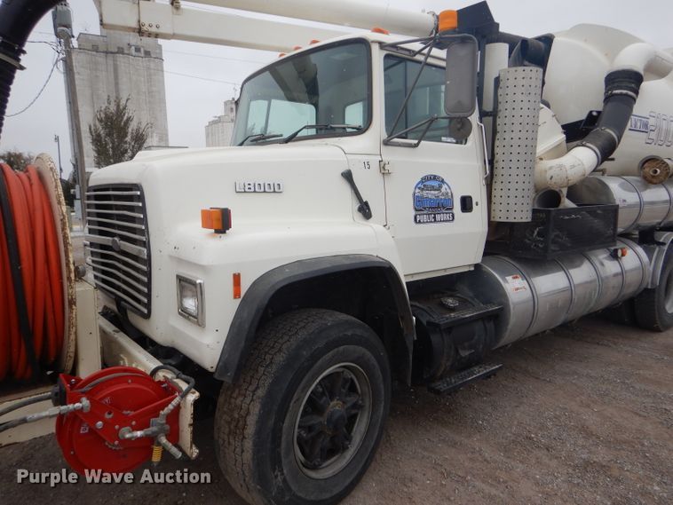 image for item FJ9882 1995 Ford L8000 sewer rodder truck