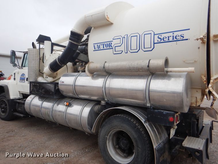 image for item FJ9882 1995 Ford L8000 sewer rodder truck