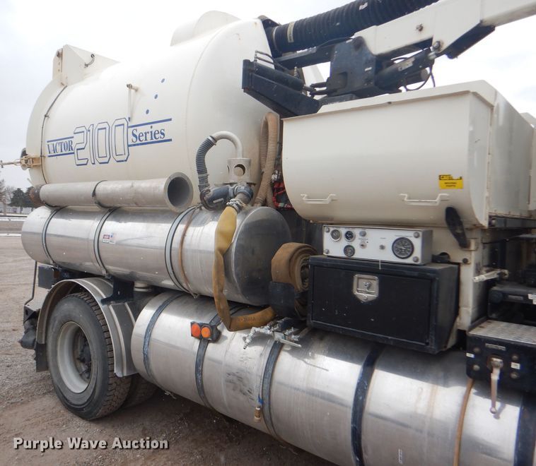 image for item FJ9882 1995 Ford L8000 sewer rodder truck