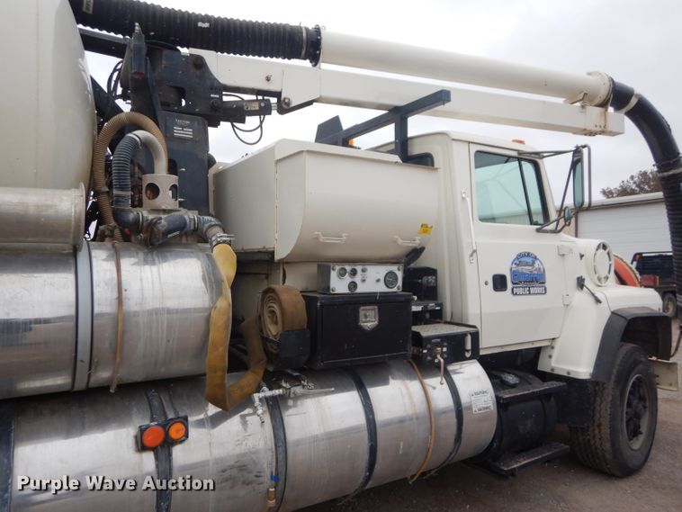 image for item FJ9882 1995 Ford L8000 sewer rodder truck